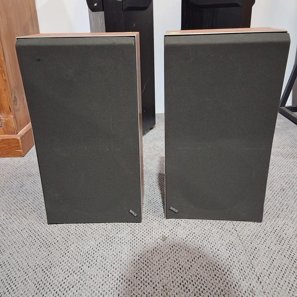 Lot 520 - STEREO SPEAKERS
