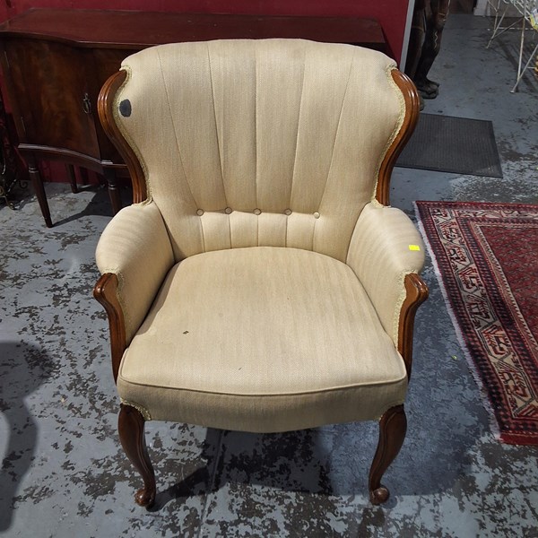 Lot 263 - ARM CHAIR