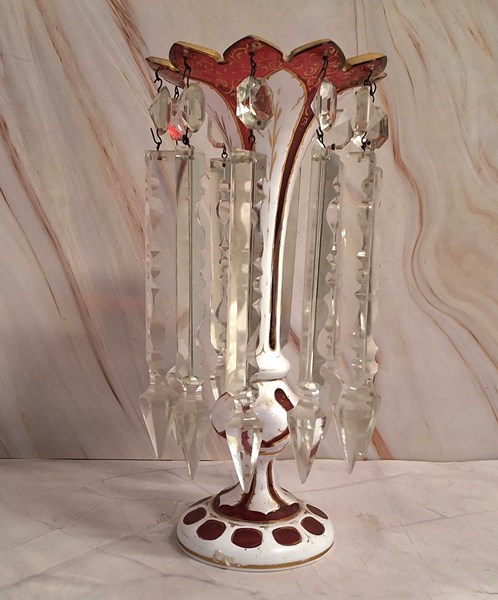 Lot 1404 - LUSTRE VASE