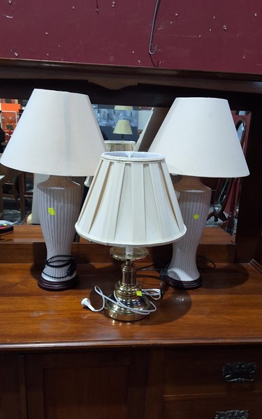 Lot 152 - LAMPS