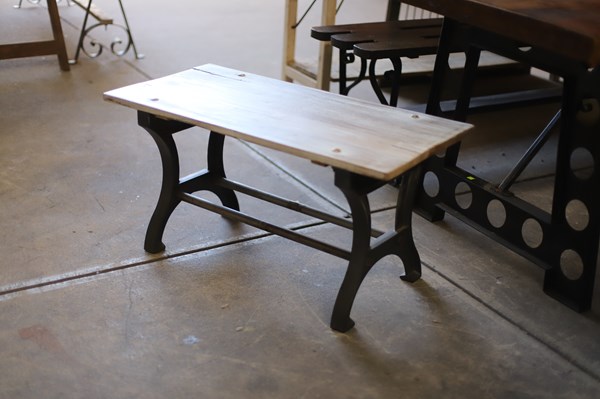 Lot 13 - BENCH
