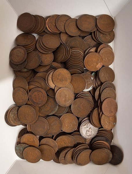 Lot 1428 - COINS