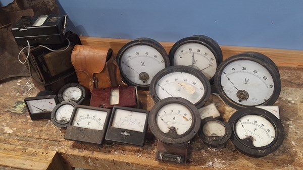 Lot 586 - ELECTRICAL GAUGES