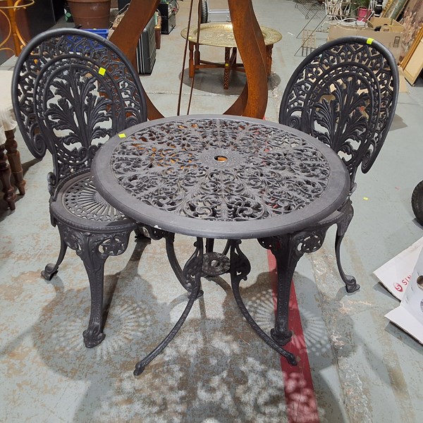 Lot 372 - PATIO SETTING