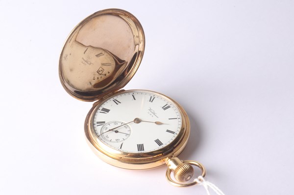 Lot 1092 - GOLD POCKET WATCH