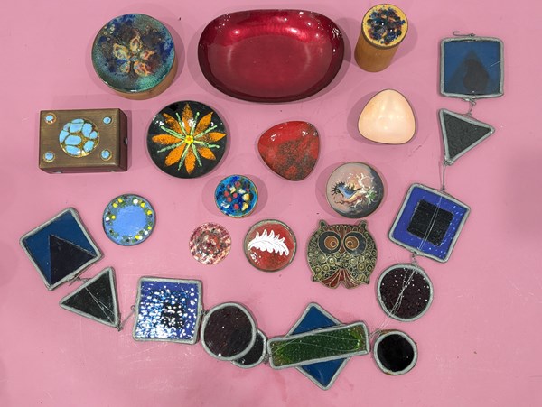 Lot 1479 - ENAMEL WARES