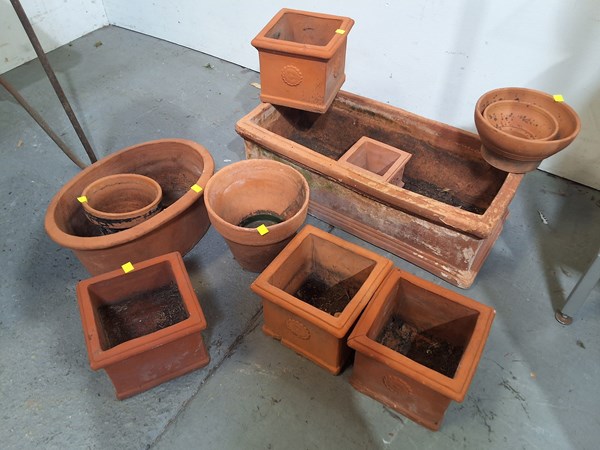 Lot 432 - PLANT POTS