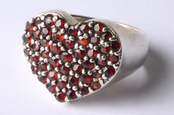 Lot 1142 - SILVER RING