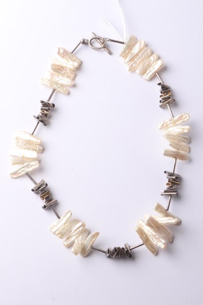 Lot 1110 - SILVER PEARL NECKLACE