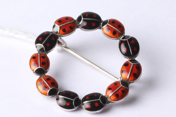 Lot 1112 - SILVER BROOCH