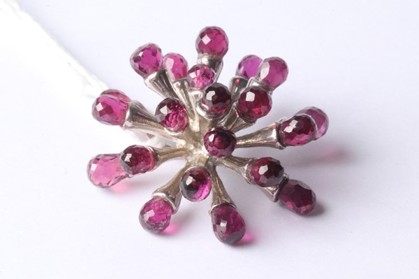 Lot 1107 - SILVER PENDANT