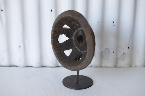 Lot 20 - ORNAMENT