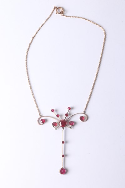 Lot 1094 - EDWARDIAN NECKLACE