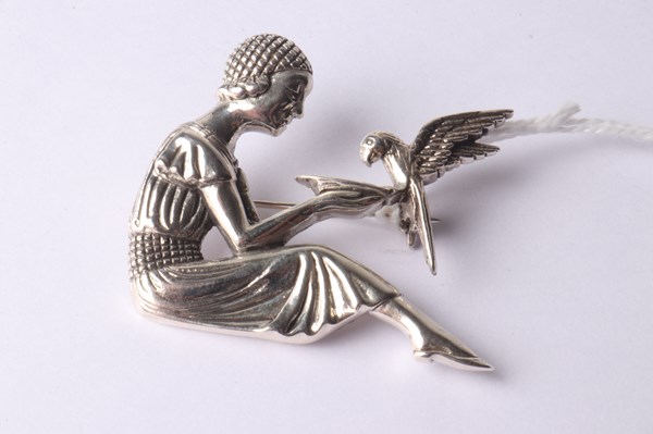 Lot 1141 - SILVER DECO BROOCH
