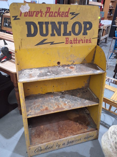 Lot 462 - BATTERY STAND
