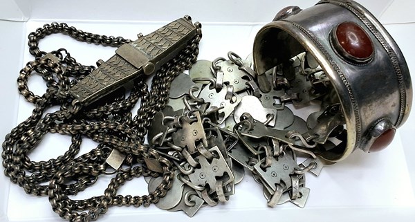 Lot 1600 - JEWELLERY