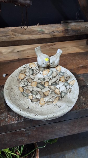 Lot 399 - BIRDBATH