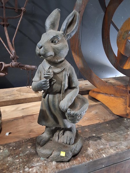 Lot 395 - STATUE
