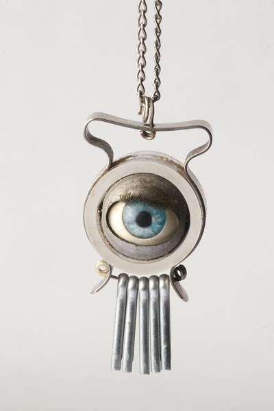 Lot 1147 - PENDANT