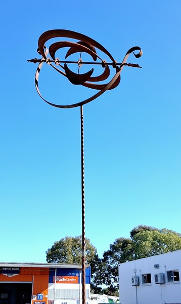 Lot 404 - WIND SPINNER
