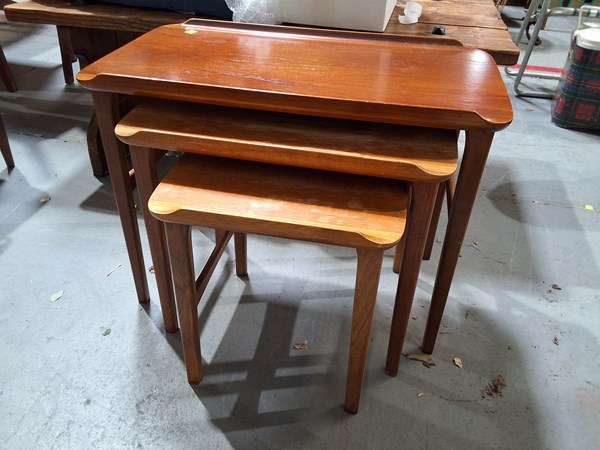 Lot 449 - NEST OF TABLES