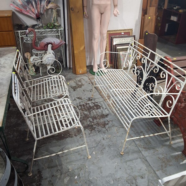 Lot 366 - GARDEN SETTING