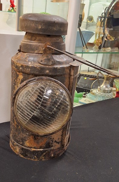 Lot 1364 - RAIL LAMP