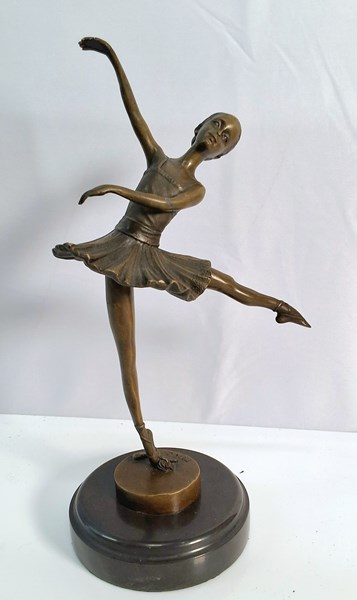 Lot 1001 - BRONZE FIGURE
