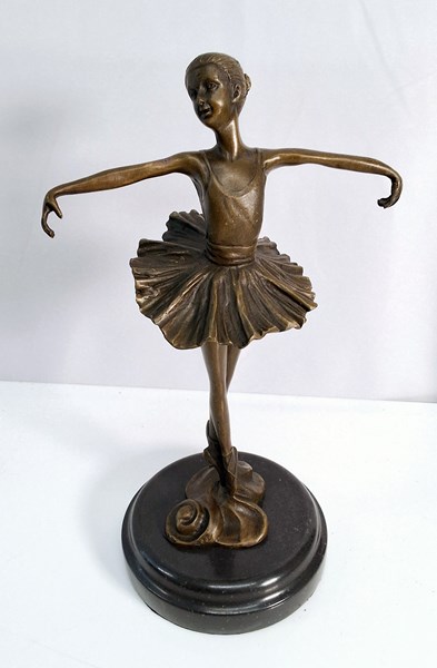 Lot 1006 - BRONZE FIGURE