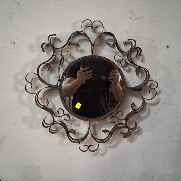 Lot 69 - WALL MIRROR