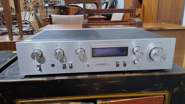 Lot 450 - STEREO AMPLIFIER