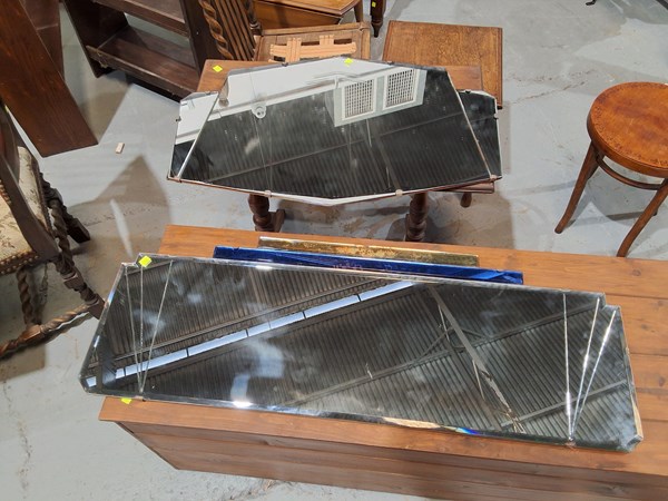 Lot 360 - WALL MIRRORS