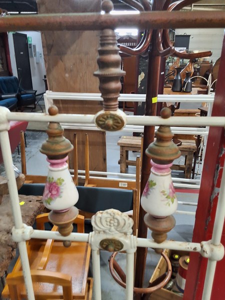 Lot 234 - BED