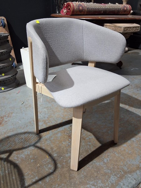 Lot 400 - ARMCHAIR