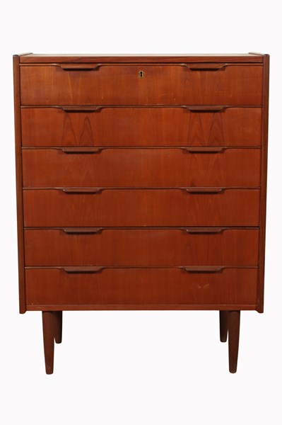 Lot 112 - TALLBOY CHEST OF DRAWERS