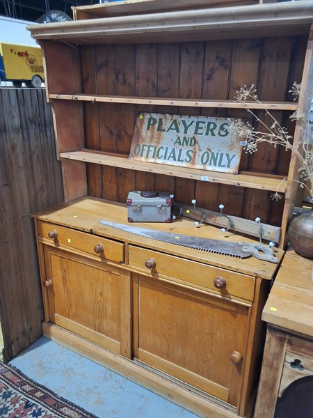 Lot 290 - KITCHEN DRESSER