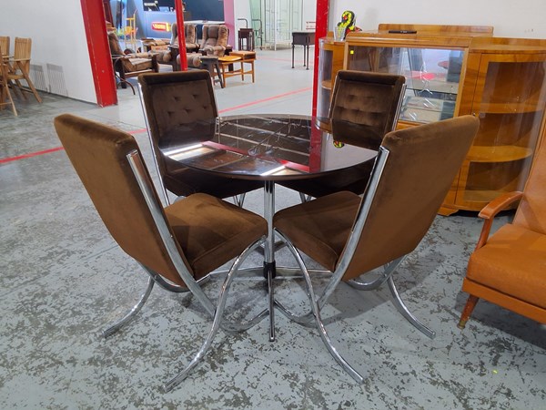 Lot 26 - DINING SUITE