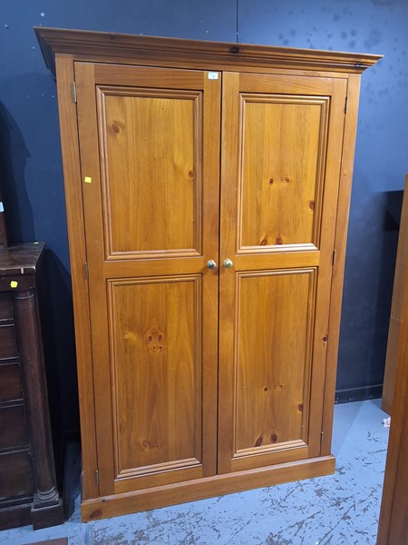 Lot 81 - WARDROBE