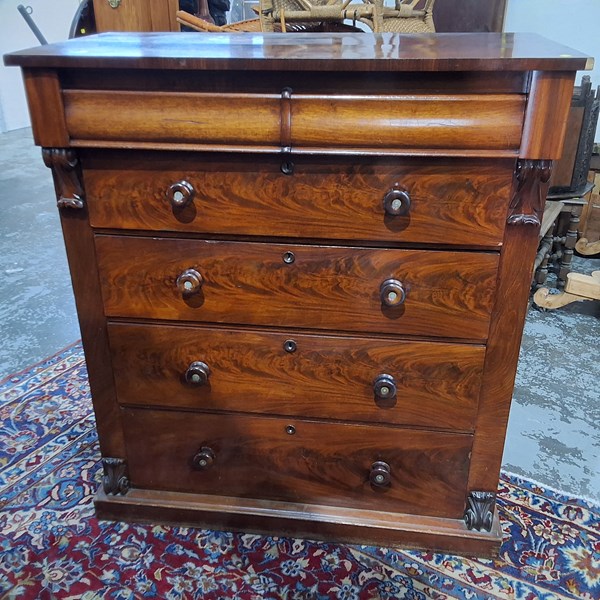 Lot 201 - CHEST OF DRAWERS