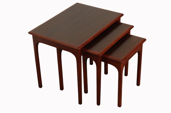 Lot 156 - NEST OF TABLES