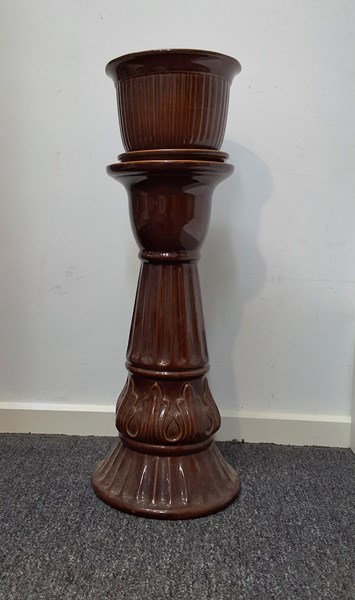 Lot 399 - JARDINIERE