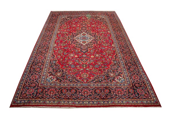 Lot 47 - KASHAN RUG