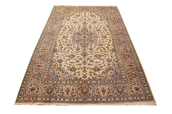 Lot 92 - KASHAN RUG