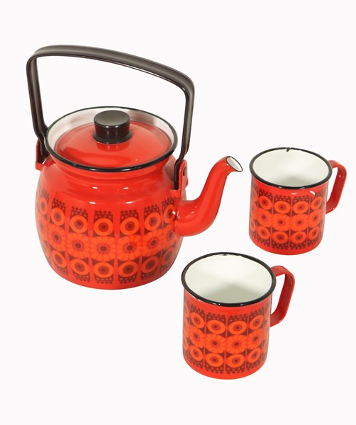 Lot 63 - TEAPOT & CUPS