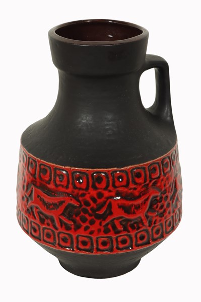 Lot 193 - POTTERY VASE