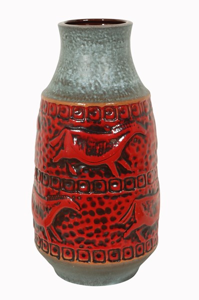 Lot 179 - POTTERY VASE