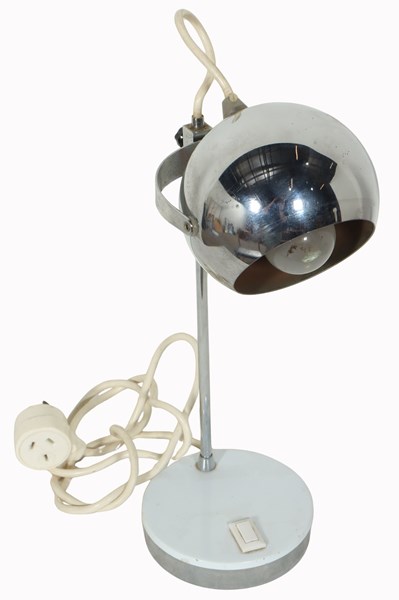 Lot 98 - EYEBALL DESK LAMP