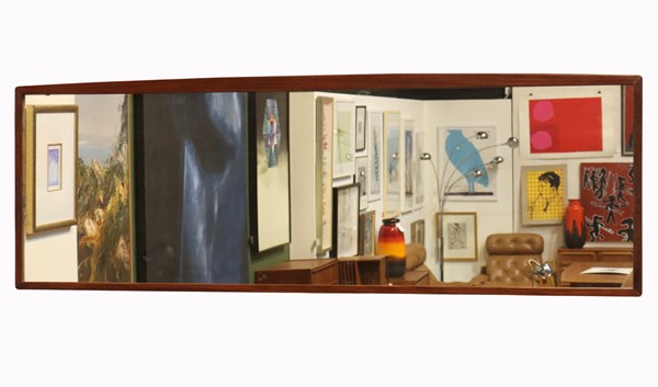 Lot 141 - WALL MIRROR