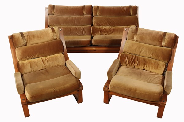 Lot 18 - TESSA T4 LOUNGE SUITE
