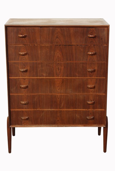 Lot 167 - TALLBOY CHEST OF DRAWERS